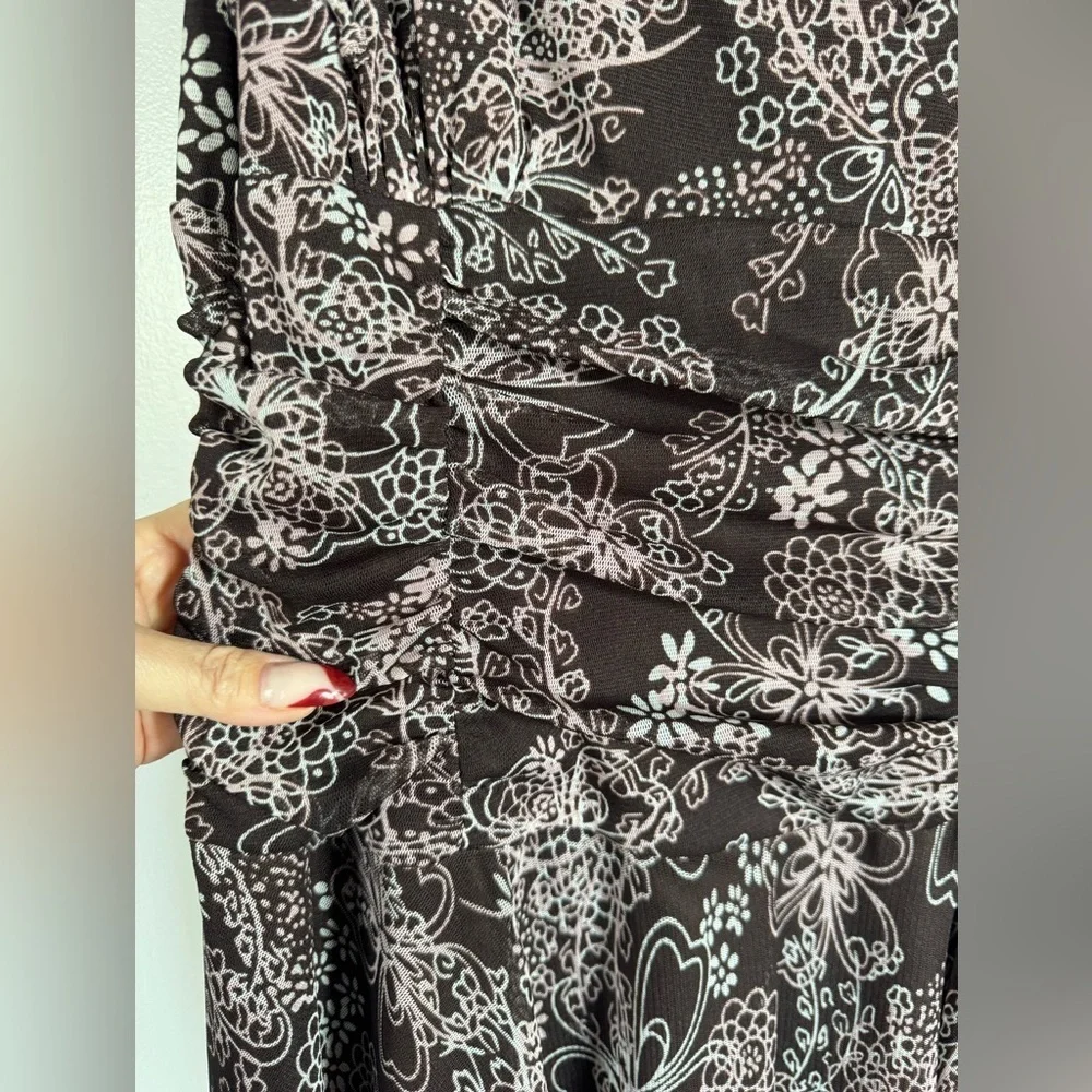 Floral Sleeveless Dress - Picture 3 of 4
